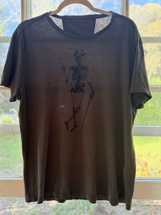 John Varvatos Other - John Varvatos Paper ThinCharcoal Gray Skeleton Graphic Tee with Red Heart Accent